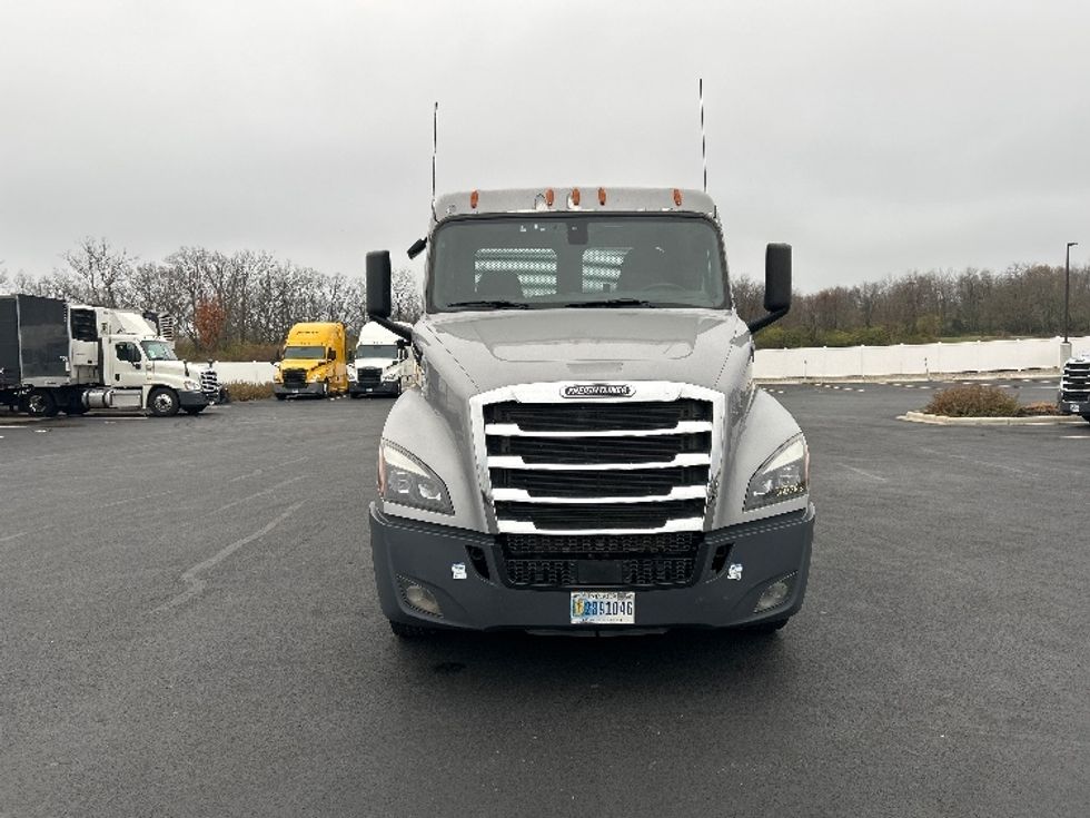 Day Cab Tractor-Heavy Duty Tractors-Freightliner-2020-T12664ST-Piqua-OH-525,111\n\t\tmiles-$ 40,250 - Image 2
