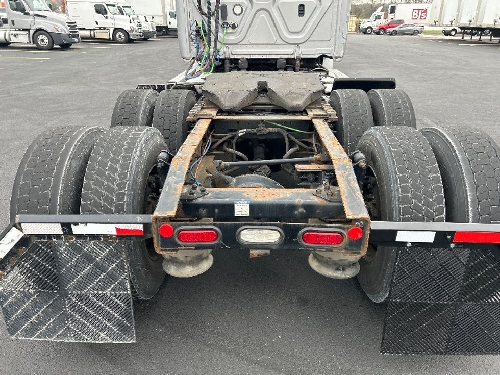 Day Cab Tractor-Heavy Duty Tractors-Freightliner-2020-T12664ST-Piqua-OH-525,111\n\t\tmiles-$ 40,250 - Image 6