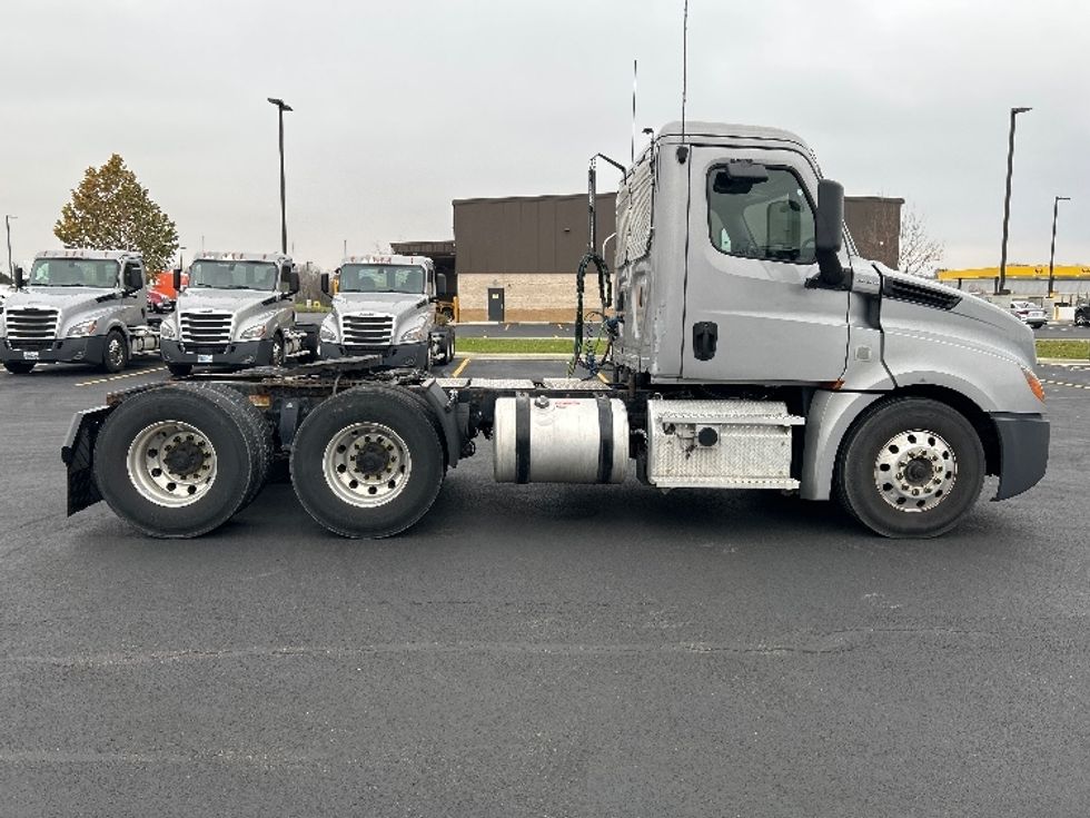 Day Cab Tractor-Heavy Duty Tractors-Freightliner-2020-T12664ST-Piqua-OH-525,111\n\t\tmiles-$ 40,250 - Image 8