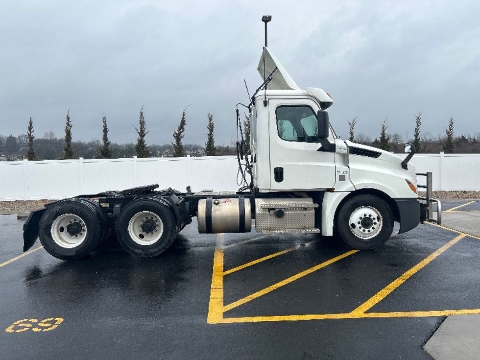Day Cab Tractor-Heavy Duty Tractors-Freightliner-2020-T12664ST-Piqua-OH-525,214\n\t\tmiles-$ 40,500 - Image 6