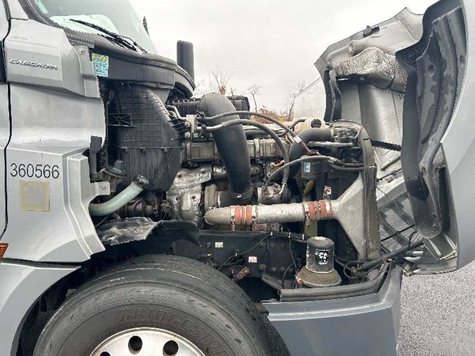 Day Cab Tractor-Heavy Duty Tractors-Freightliner-2020-T12664ST-Piqua-OH-566,345\n\t\tmiles-$ 36,750 - Image 15