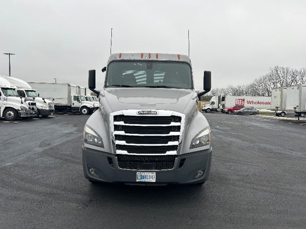 Day Cab Tractor-Heavy Duty Tractors-Freightliner-2020-T12664ST-Piqua-OH-566,345\n\t\tmiles-$ 36,750 - Image 2