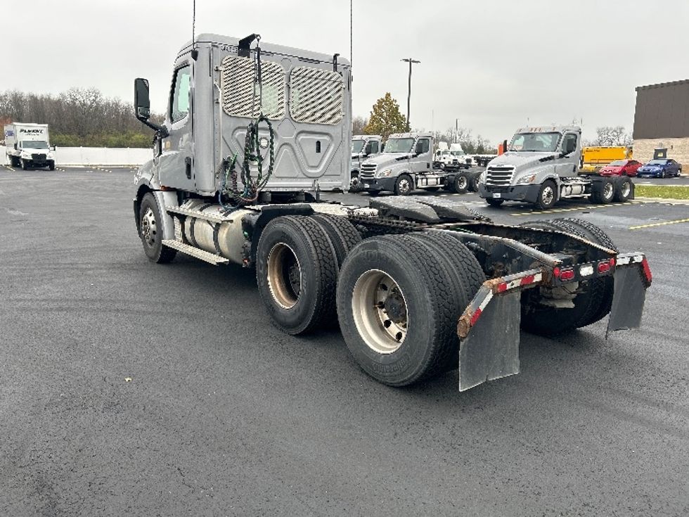 Day Cab Tractor-Heavy Duty Tractors-Freightliner-2020-T12664ST-Piqua-OH-566,345\n\t\tmiles-$ 36,750 - Image 5