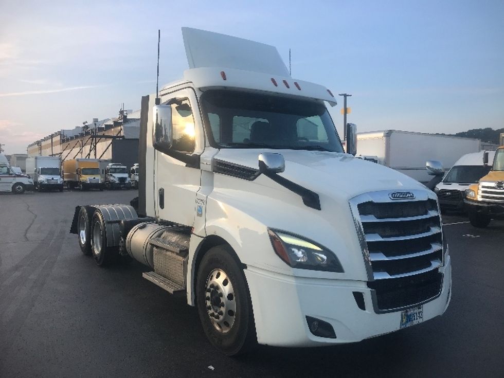 Day Cab Tractor-Heavy Duty Tractors-Freightliner-2020-T12664ST-Pittsburgh-PA-280,590\n\t\tmiles-$ 65,250 - Image 1