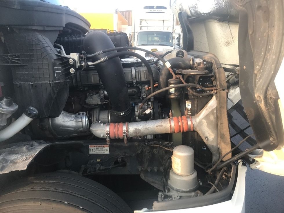 Day Cab Tractor-Heavy Duty Tractors-Freightliner-2020-T12664ST-Pittsburgh-PA-280,590\n\t\tmiles-$ 65,250 - Image 15