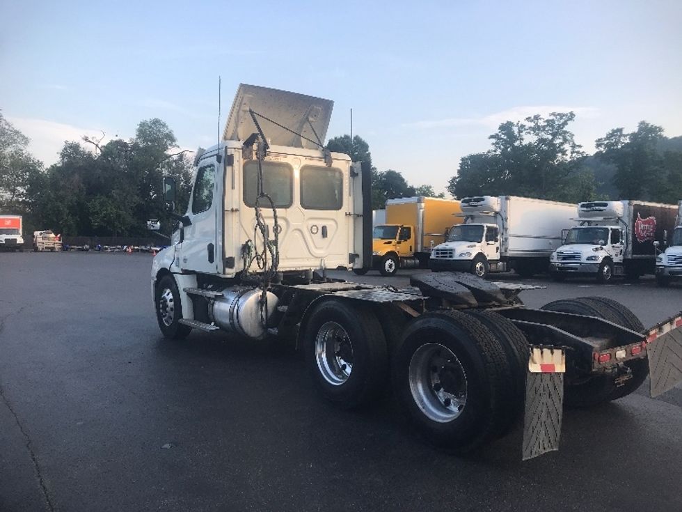 Day Cab Tractor-Heavy Duty Tractors-Freightliner-2020-T12664ST-Pittsburgh-PA-280,590\n\t\tmiles-$ 65,250 - Image 5