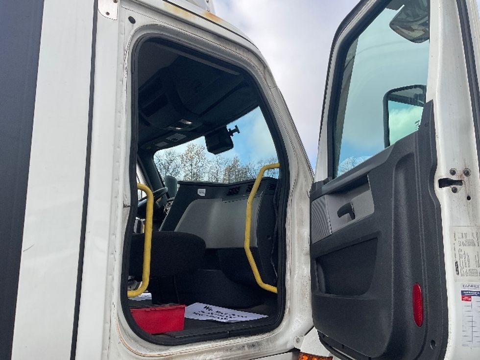 Day Cab Tractor-Heavy Duty Tractors-Freightliner-2020-T12664ST-Pittsburgh-PA-790,930\n\t\tmiles-$ 30,750 - Image 12