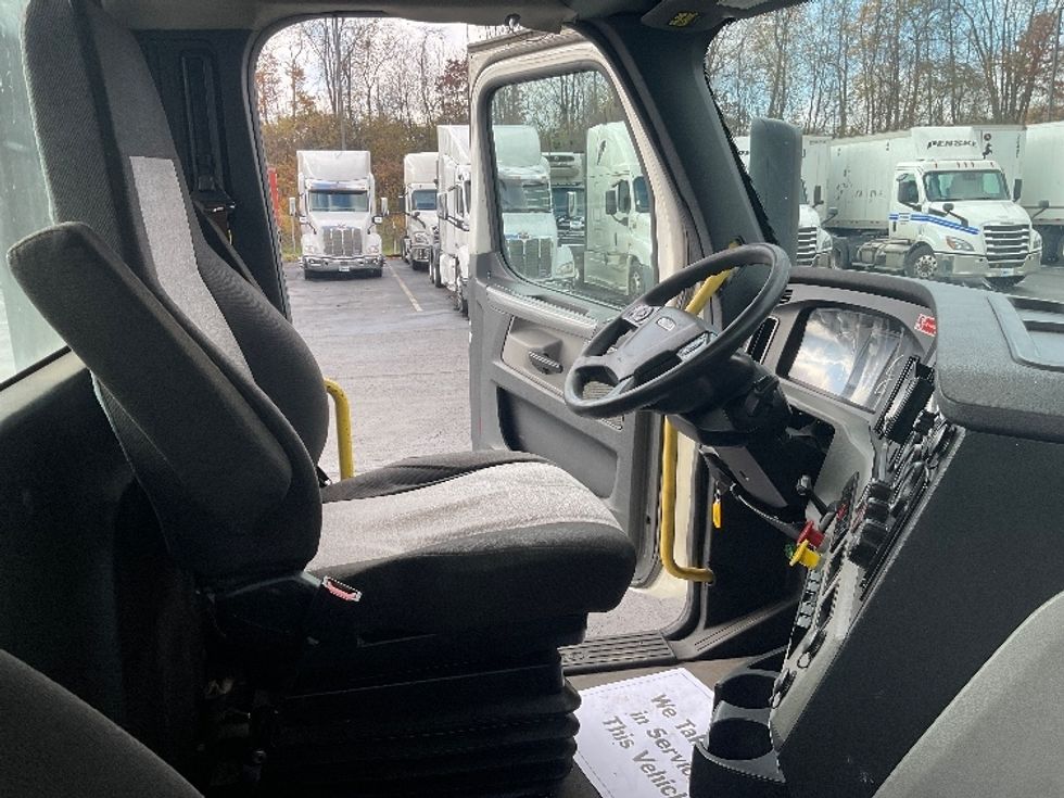 Day Cab Tractor-Heavy Duty Tractors-Freightliner-2020-T12664ST-Pittsburgh-PA-790,930\n\t\tmiles-$ 30,750 - Image 14