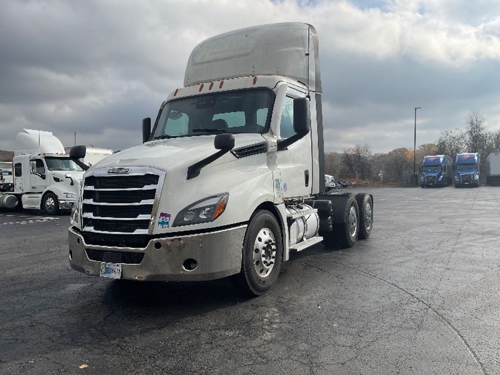 Day Cab Tractor-Heavy Duty Tractors-Freightliner-2020-T12664ST-Pittsburgh-PA-790,930\n\t\tmiles-$ 30,750 - Image 3