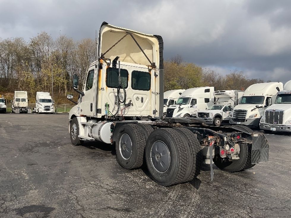 Day Cab Tractor-Heavy Duty Tractors-Freightliner-2020-T12664ST-Pittsburgh-PA-790,930\n\t\tmiles-$ 30,750 - Image 5