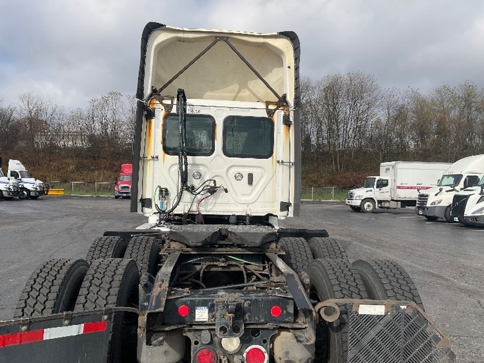 Day Cab Tractor-Heavy Duty Tractors-Freightliner-2020-T12664ST-Pittsburgh-PA-790,930\n\t\tmiles-$ 30,750 - Image 6