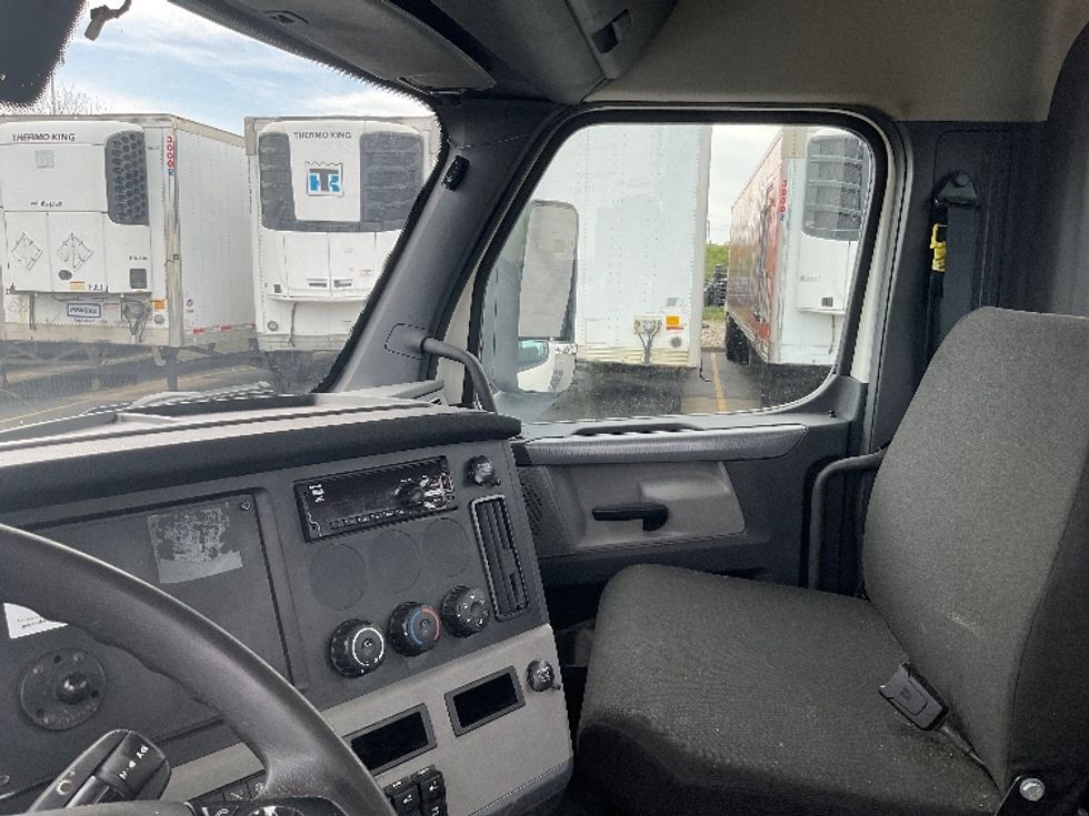 Day Cab Tractor-Heavy Duty Tractors-Freightliner-2020-T12664ST-Plymouth-MI-387,968\n\t\tmiles-$ 50,750 - Image 10