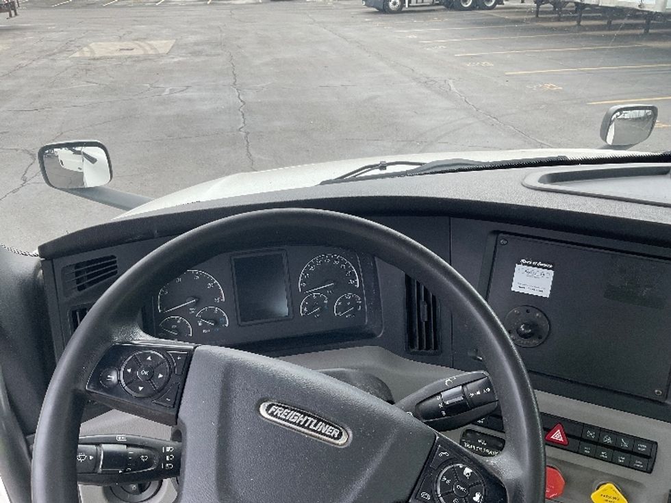 Day Cab Tractor-Heavy Duty Tractors-Freightliner-2020-T12664ST-Plymouth-MI-387,968\n\t\tmiles-$ 50,750 - Image 11
