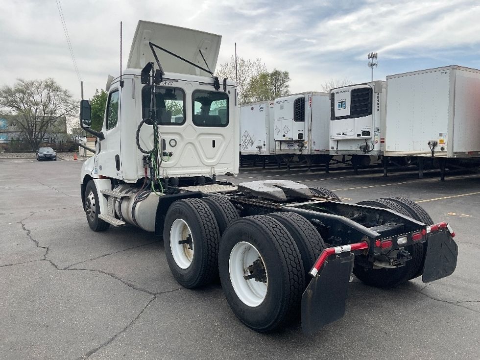 Day Cab Tractor-Heavy Duty Tractors-Freightliner-2020-T12664ST-Plymouth-MI-387,968\n\t\tmiles-$ 50,750 - Image 5