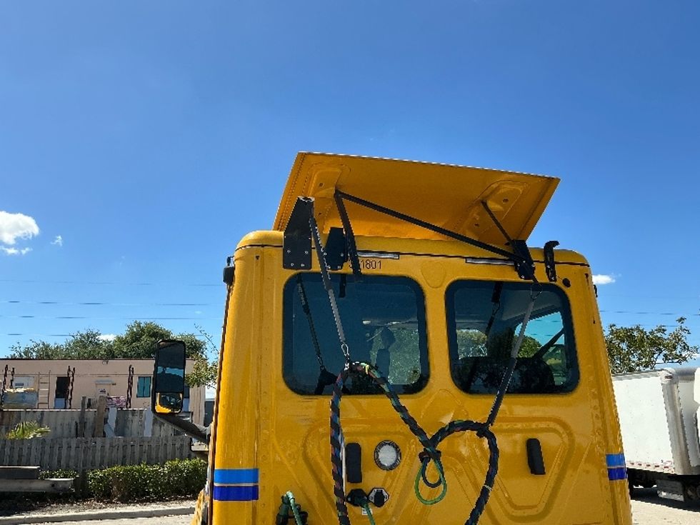 Day Cab Tractor-Heavy Duty Tractors-Freightliner-2020-T12664ST-Pompano Beach-FL-364,323\n\t\tmiles-$ 52,750 - Image 18