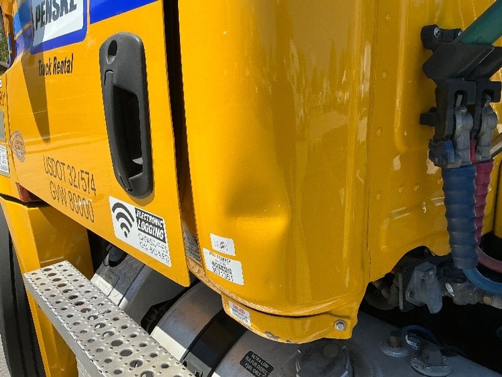 Day Cab Tractor-Heavy Duty Tractors-Freightliner-2020-T12664ST-Pompano Beach-FL-364,323\n\t\tmiles-$ 52,750 - Image 19