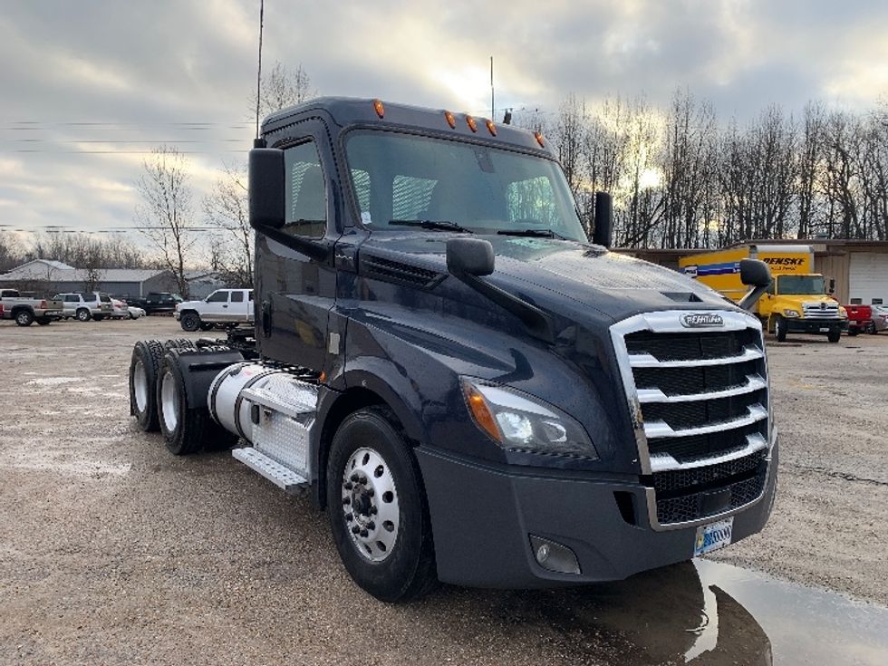 Day Cab Tractor-Heavy Duty Tractors-Freightliner-2020-T12664ST-Poplar Bluff-MO-563,195\n\t\tmiles-$ 46,250 - Image 1