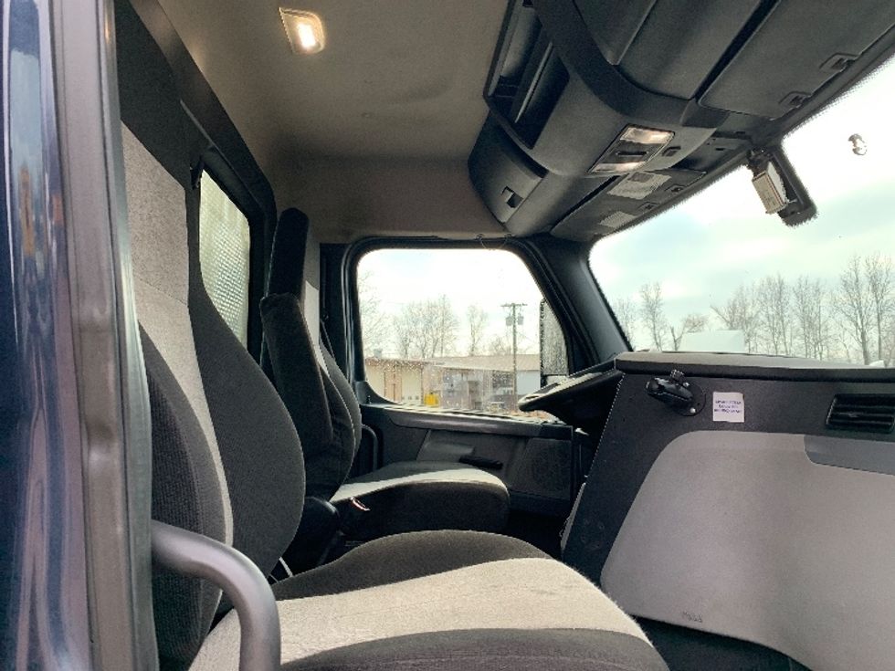 Day Cab Tractor-Heavy Duty Tractors-Freightliner-2020-T12664ST-Poplar Bluff-MO-563,195\n\t\tmiles-$ 46,250 - Image 14