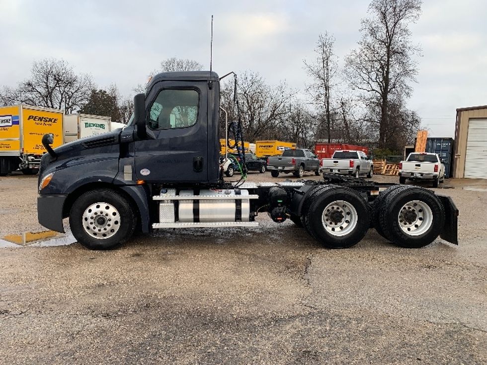 Day Cab Tractor-Heavy Duty Tractors-Freightliner-2020-T12664ST-Poplar Bluff-MO-563,195\n\t\tmiles-$ 46,250 - Image 4