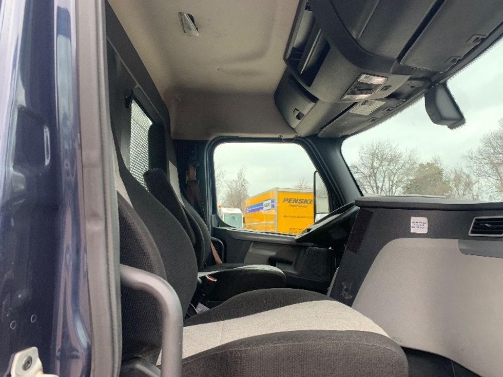 Day Cab Tractor-Heavy Duty Tractors-Freightliner-2020-T12664ST-Poplar Bluff-MO-580,601\n\t\tmiles-$ 45,000 - Image 14