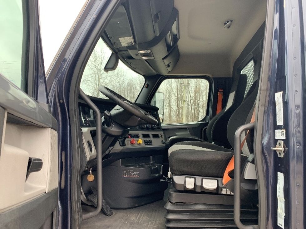 Day Cab Tractor-Heavy Duty Tractors-Freightliner-2020-T12664ST-Poplar Bluff-MO-580,601\n\t\tmiles-$ 45,000 - Image 9