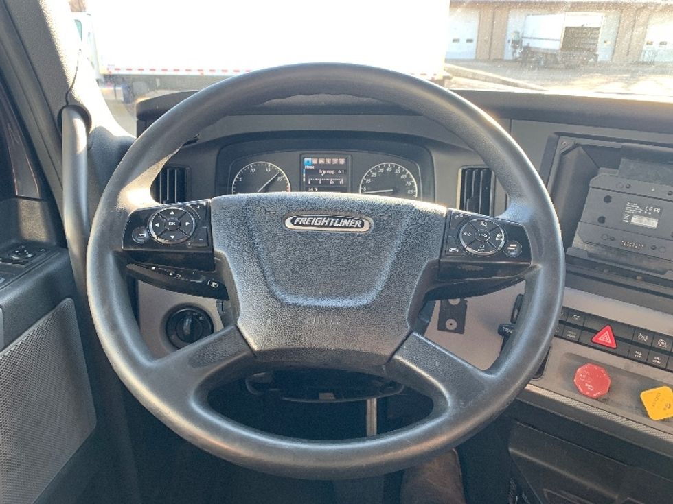 Day Cab Tractor-Heavy Duty Tractors-Freightliner-2020-T12664ST-Poplar Bluff-MO-583,679\n\t\tmiles-$ 44,000 - Image 11