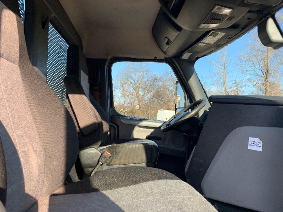 Day Cab Tractor-Heavy Duty Tractors-Freightliner-2020-T12664ST-Poplar Bluff-MO-583,679\n\t\tmiles-$ 44,000 - Image 14