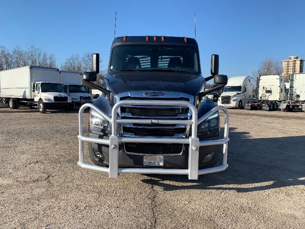 Day Cab Tractor-Heavy Duty Tractors-Freightliner-2020-T12664ST-Poplar Bluff-MO-583,679\n\t\tmiles-$ 44,000 - Image 2
