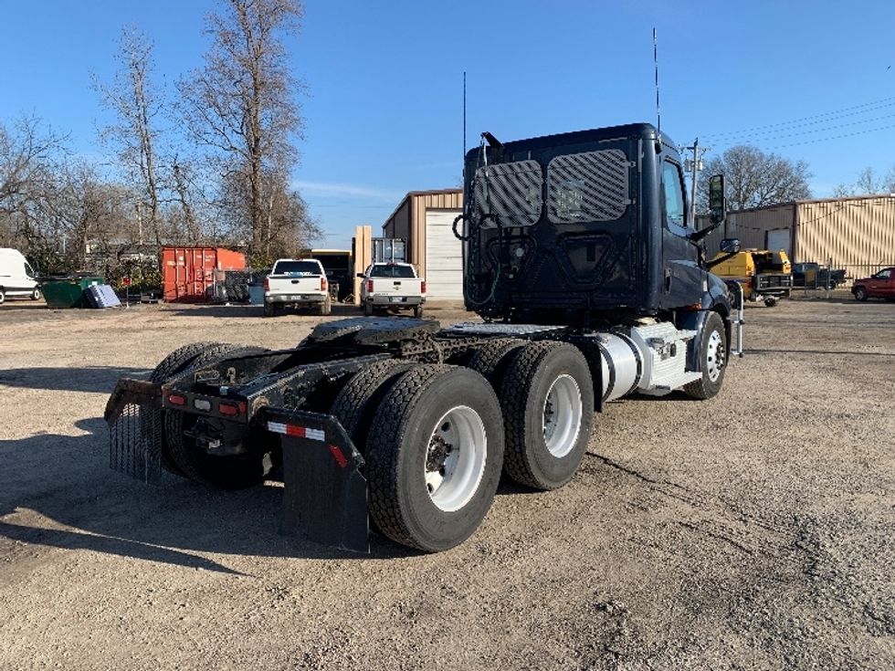 Day Cab Tractor-Heavy Duty Tractors-Freightliner-2020-T12664ST-Poplar Bluff-MO-583,679\n\t\tmiles-$ 44,000 - Image 7