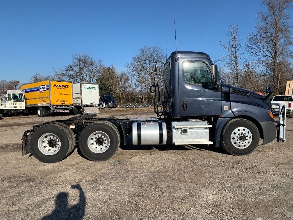 Day Cab Tractor-Heavy Duty Tractors-Freightliner-2020-T12664ST-Poplar Bluff-MO-583,679\n\t\tmiles-$ 44,000 - Image 8