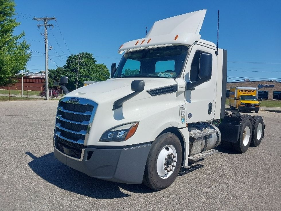 Day Cab Tractor-Heavy Duty Tractors-Freightliner-2020-T12664ST-Port Huron-MI-156,235\n\t\tmiles-$ 72,000 - Image 3