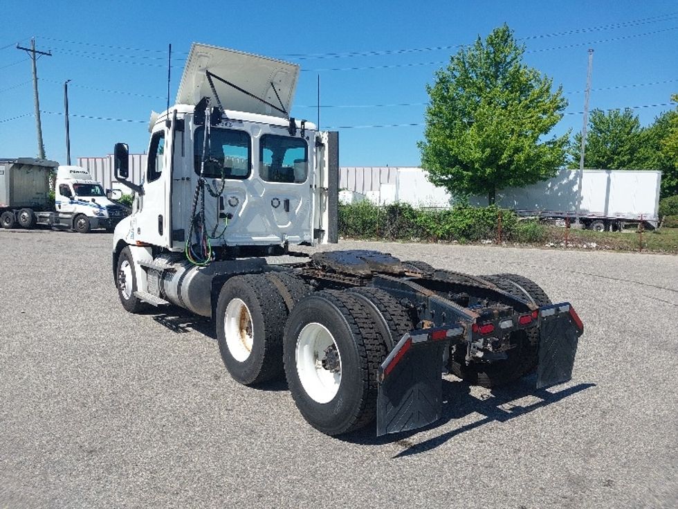 Day Cab Tractor-Heavy Duty Tractors-Freightliner-2020-T12664ST-Port Huron-MI-156,235\n\t\tmiles-$ 72,000 - Image 5