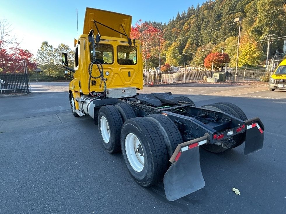 Day Cab Tractor-Heavy Duty Tractors-Freightliner-2020-T12664ST-Portland-OR-113,851\n\t\tmiles-$ 65,000 - Image 5