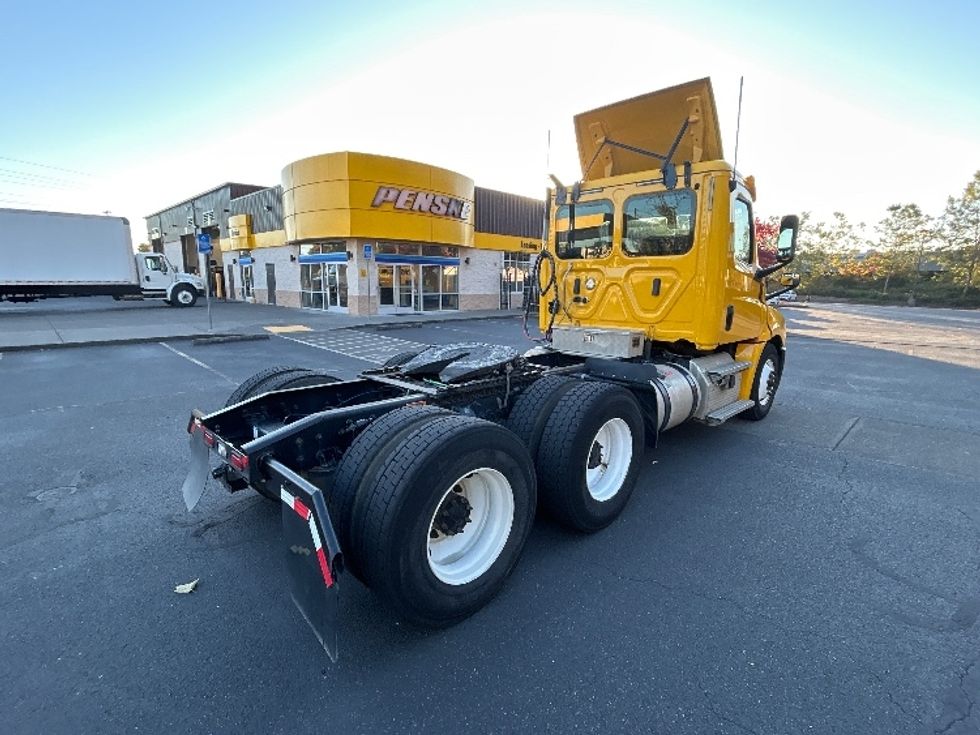 Day Cab Tractor-Heavy Duty Tractors-Freightliner-2020-T12664ST-Portland-OR-113,851\n\t\tmiles-$ 65,000 - Image 7