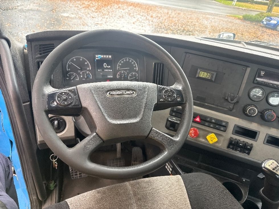 Day Cab Tractor-Heavy Duty Tractors-Freightliner-2020-T12664ST-Portland-OR-248,332\n\t\tmiles-$ 54,250 - Image 11