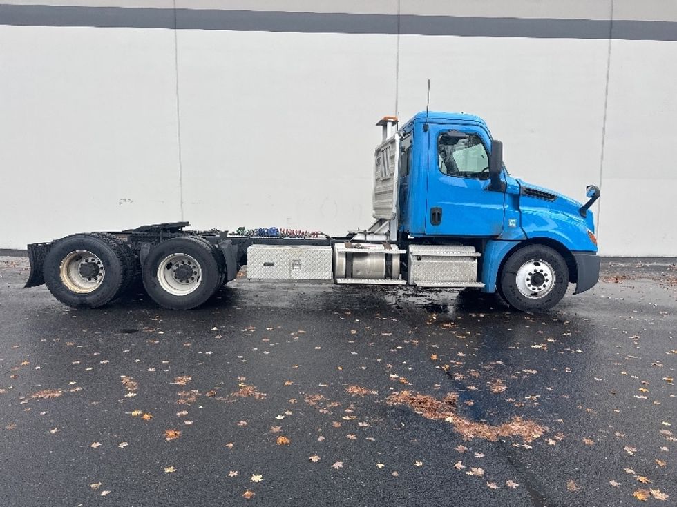 Day Cab Tractor-Heavy Duty Tractors-Freightliner-2020-T12664ST-Portland-OR-248,332\n\t\tmiles-$ 54,250 - Image 8