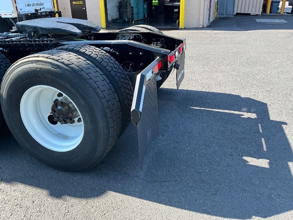 Day Cab Tractor-Heavy Duty Tractors-Freightliner-2020-T12664ST-Portland-OR-254,254\n\t\tmiles-$ 64,000 - Image 20