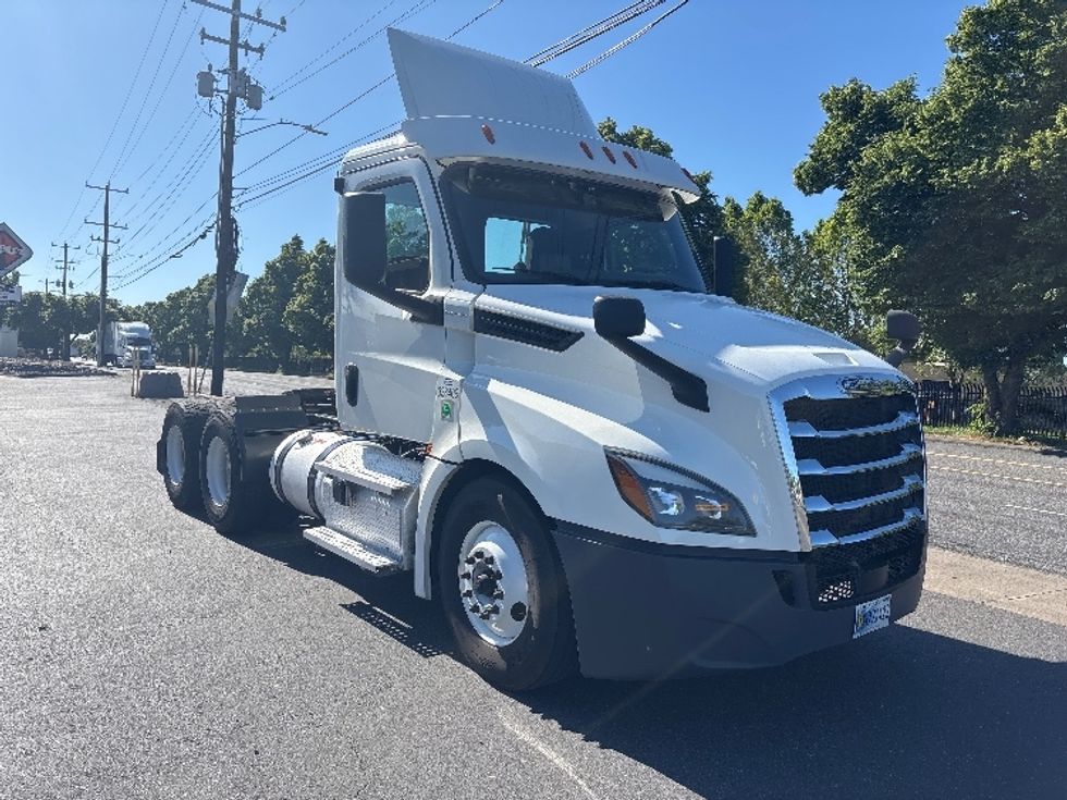 Day Cab Tractor-Heavy Duty Tractors-Freightliner-2020-T12664ST-Portland-OR-492,955\n\t\tmiles-$ 46,750 - Image 1
