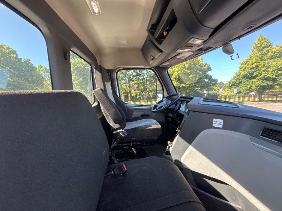 Day Cab Tractor-Heavy Duty Tractors-Freightliner-2020-T12664ST-Portland-OR-492,955\n\t\tmiles-$ 46,750 - Image 13