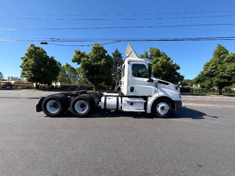 Day Cab Tractor-Heavy Duty Tractors-Freightliner-2020-T12664ST-Portland-OR-492,955\n\t\tmiles-$ 46,750 - Image 8
