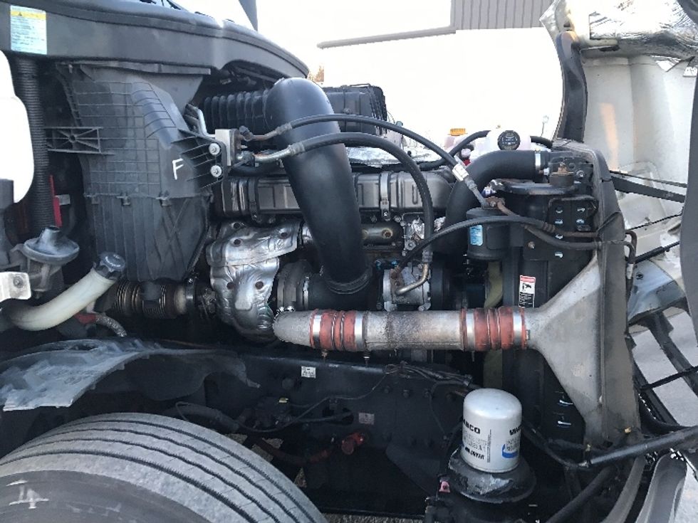 Day Cab Tractor-Heavy Duty Tractors-Freightliner-2020-T12664ST-Pottsville-PA-674,890\n\t\tmiles-$ 31,500 - Image 15