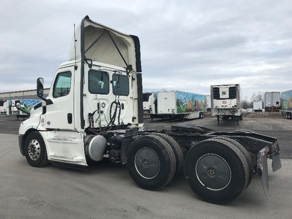 Day Cab Tractor-Heavy Duty Tractors-Freightliner-2020-T12664ST-Pottsville-PA-682,193\n\t\tmiles-$ 29,500 - Image 5