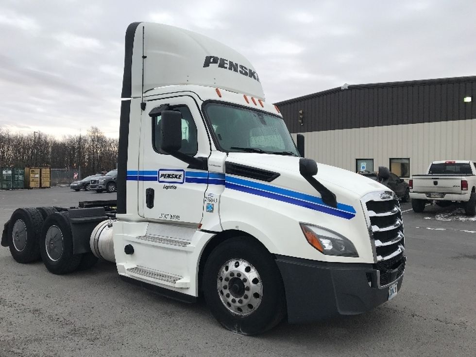 Day Cab Tractor-Heavy Duty Tractors-Freightliner-2020-T12664ST-Pottsville-PA-761,938\n\t\tmiles-$ 28,500 - Image 1