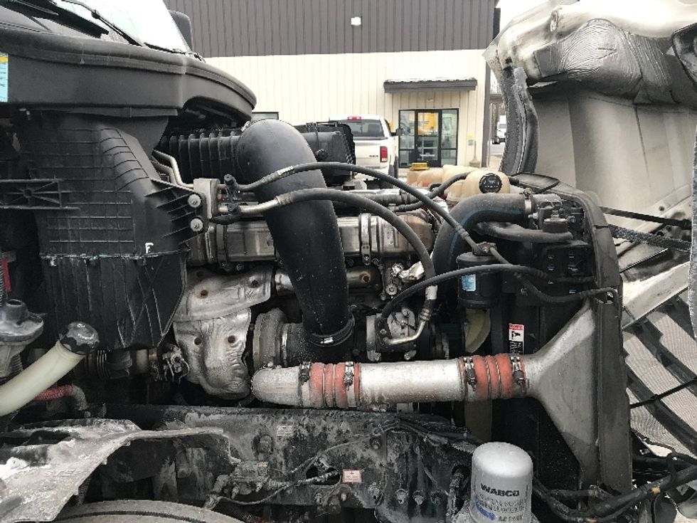 Day Cab Tractor-Heavy Duty Tractors-Freightliner-2020-T12664ST-Pottsville-PA-761,938\n\t\tmiles-$ 28,500 - Image 15