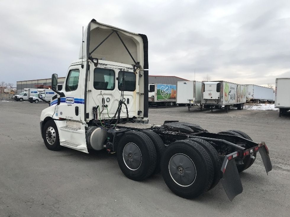 Day Cab Tractor-Heavy Duty Tractors-Freightliner-2020-T12664ST-Pottsville-PA-761,938\n\t\tmiles-$ 28,500 - Image 5