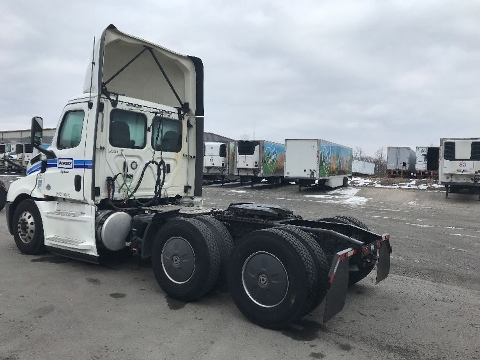 Day Cab Tractor-Heavy Duty Tractors-Freightliner-2020-T12664ST-Pottsville-PA-784,009\n\t\tmiles-$ 28,500 - Image 5