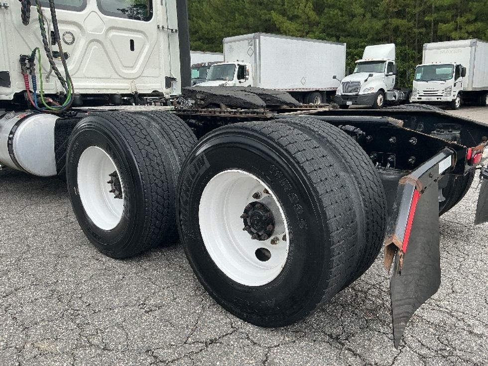 Day Cab Tractor-Heavy Duty Tractors-Freightliner-2020-T12664ST-Prince George-VA-346,571\n\t\tmiles-$ 51,250 - Image 17
