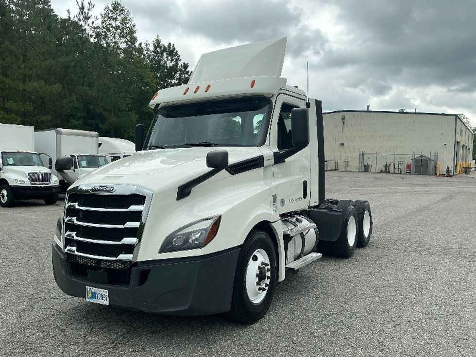 Day Cab Tractor-Heavy Duty Tractors-Freightliner-2020-T12664ST-Prince George-VA-346,571\n\t\tmiles-$ 51,250 - Image 3