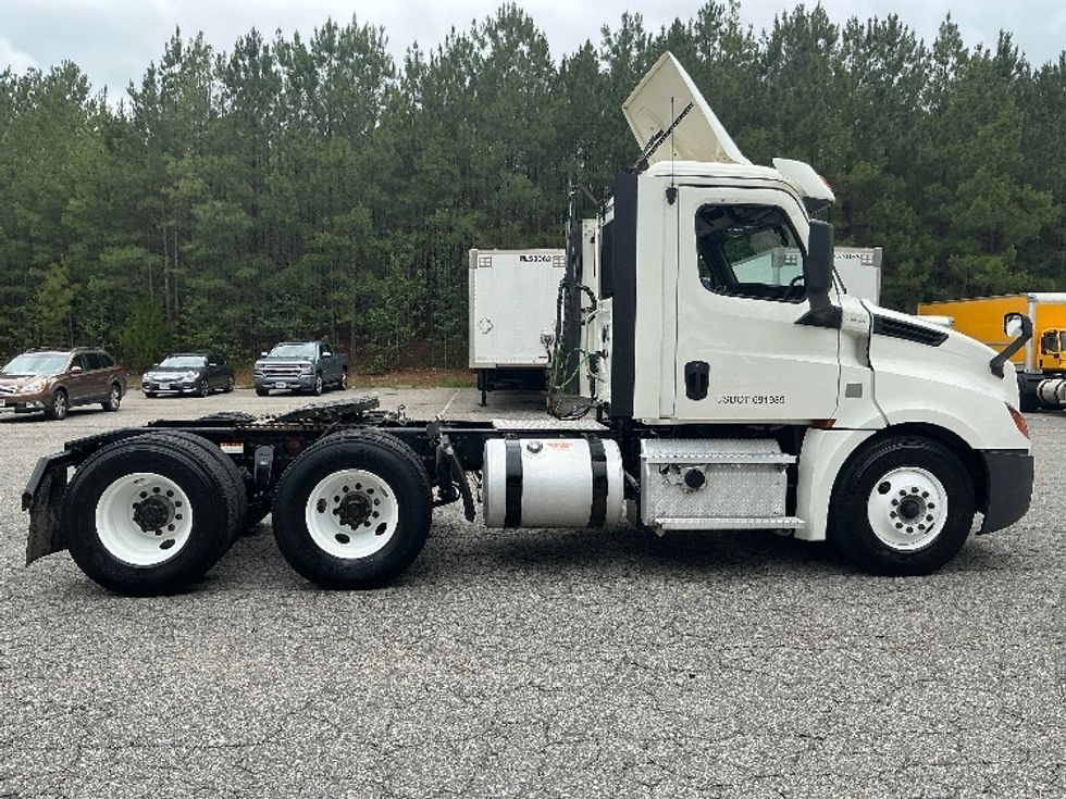 Day Cab Tractor-Heavy Duty Tractors-Freightliner-2020-T12664ST-Prince George-VA-346,571\n\t\tmiles-$ 51,250 - Image 8
