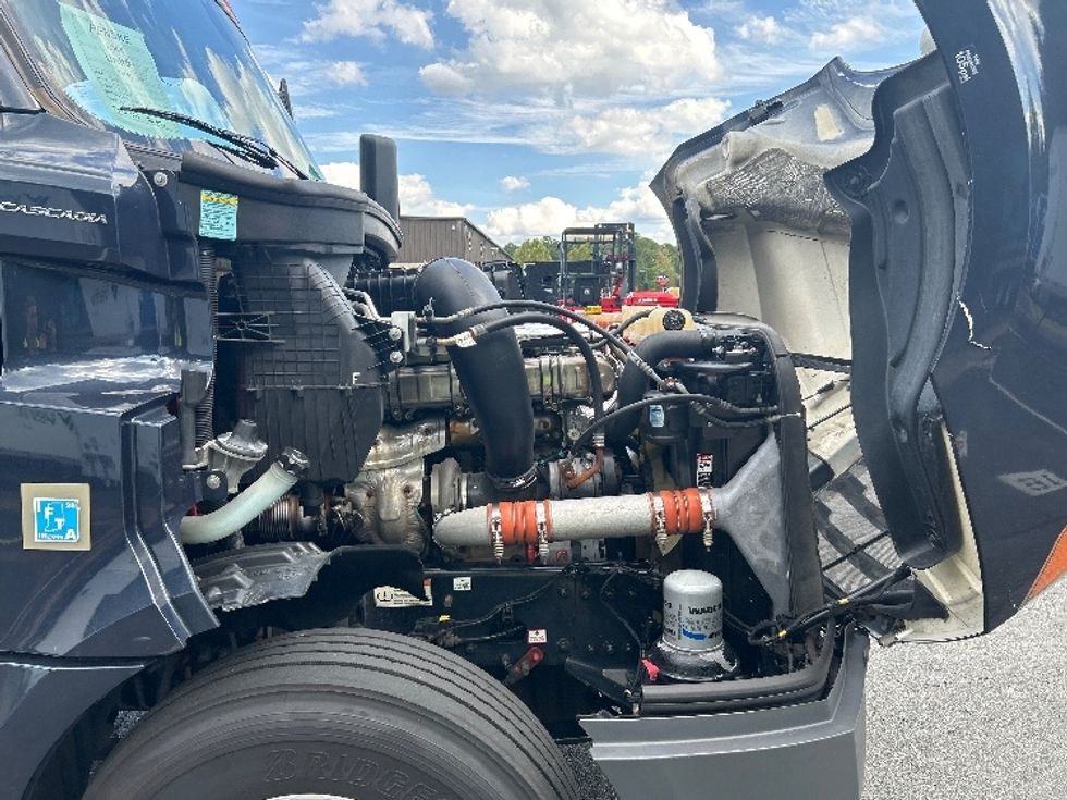 Day Cab Tractor-Heavy Duty Tractors-Freightliner-2020-T12664ST-Prince George-VA-399,258\n\t\tmiles-$ 55,750 - Image 15